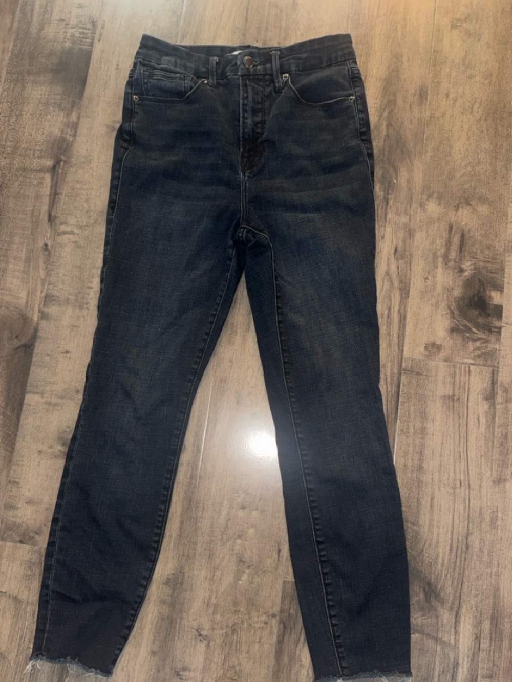 Good American Good Waist Crop Destroyed Skinny Sz 6/28 Distressed Raw Hem - Picture 2 of 7